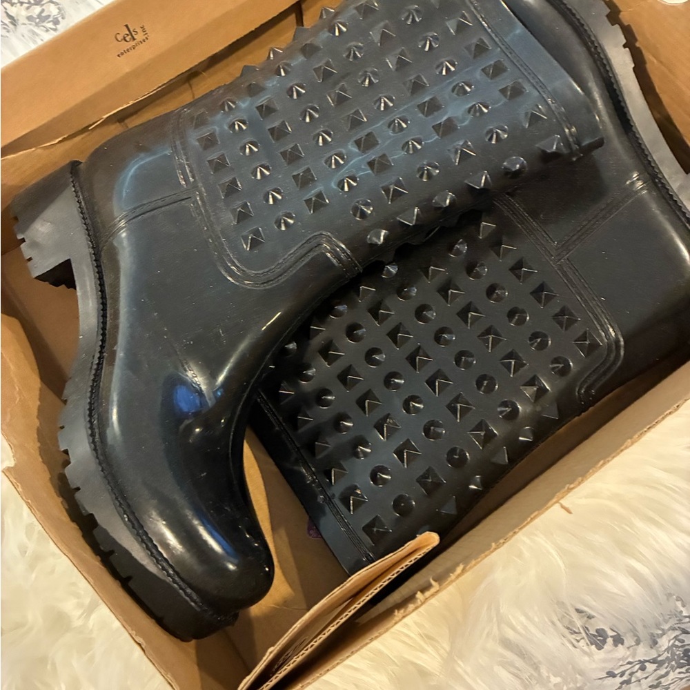 Dirty Laundry Black Rain Boots
